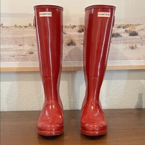 Hunter Women's Glossy Red Tall Rain Boots